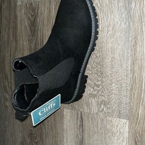 Black Cliff’s by White Mountain boots